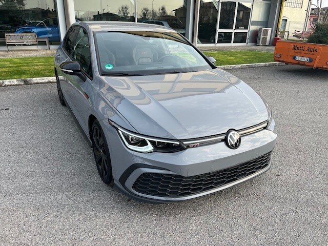 VOLKSWAGEN Golf 8ª serie