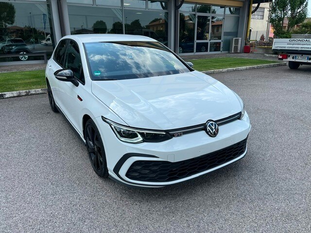 VOLKSWAGEN Golf 8ª serie